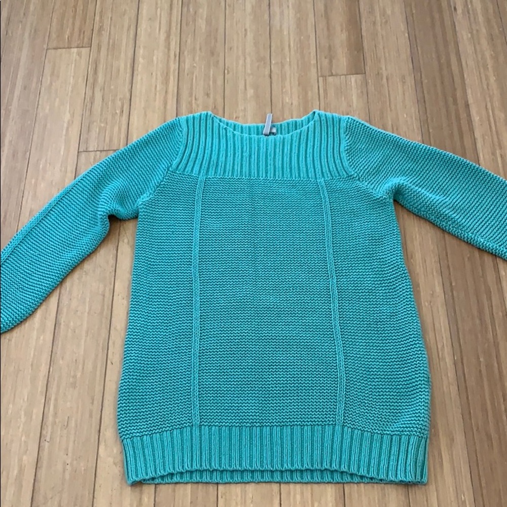 Beautiful green old navy maternity sweater